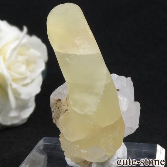 球体イエローフローライト&クォーツの原石 インド産 55.6gの写真0 cute stone