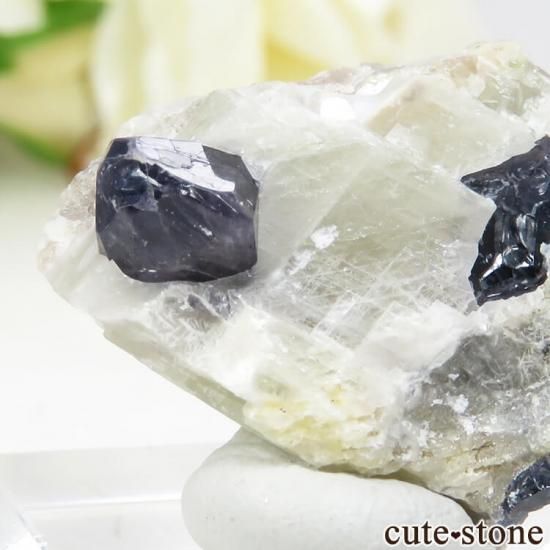 マダガスカル産 ブルースピネルの母岩付き結晶 (原石) 7.6gの写真0 cute stone