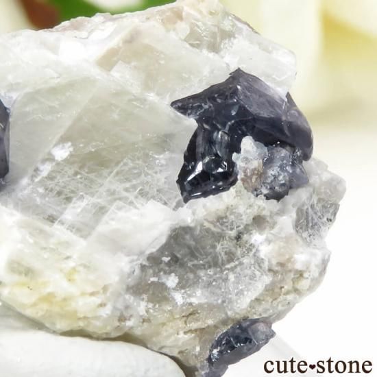 マダガスカル産 ブルースピネルの母岩付き結晶 (原石) 7.6gの写真2 cute stone