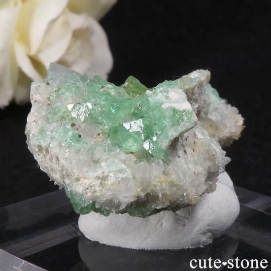 スペイン産グリーンフローライトの母岩付き結晶(原石)23gの写真1 cute stone