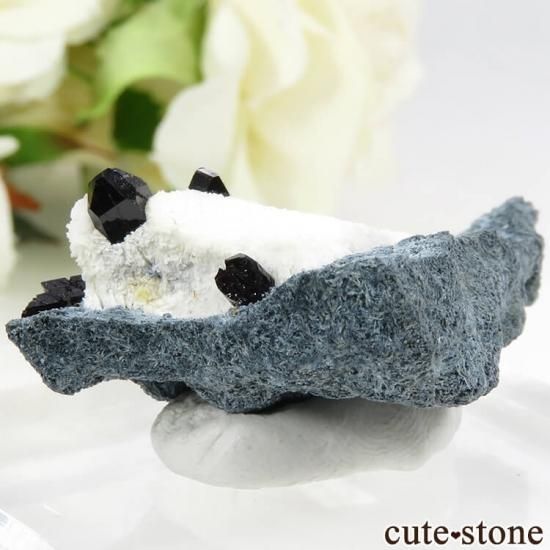 カリフォルニア産 ネプチュナイトの母岩付き結晶(原石) 7.7gの写真1 cute stone