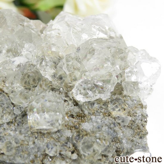 ロシア ダルネゴルスク産 カラーレスフローライトの母岩付き結晶(原石
