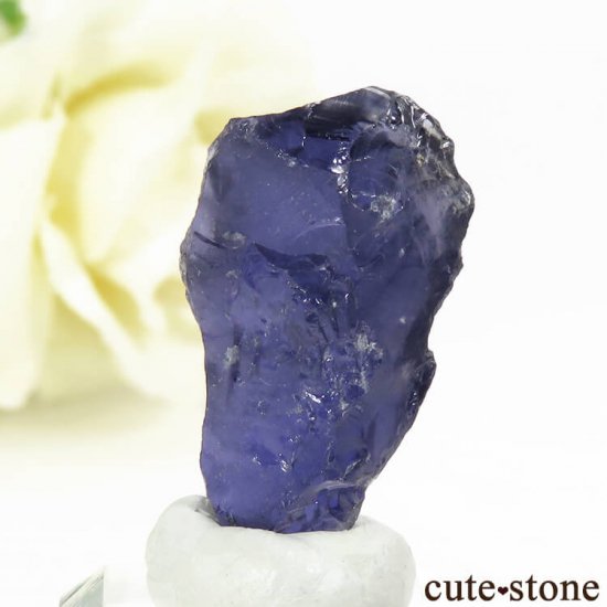 アイオライト 新3月の誕生石アイオライト（菫青石）、特徴、色、アイオライトサンストーンとの違いとは