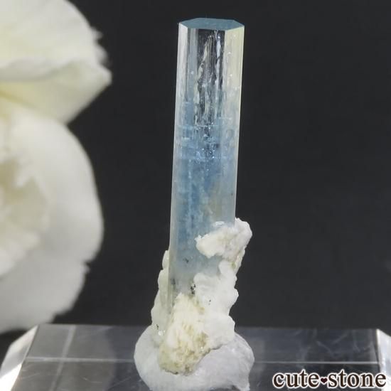 ナミビア エロンゴ産 アクアマリンの母岩付き結晶（原石）1.0g