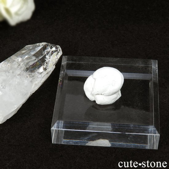 ミネラルタック(鉱物固定用粘土・ねりけし)50gの写真1 cute stone
