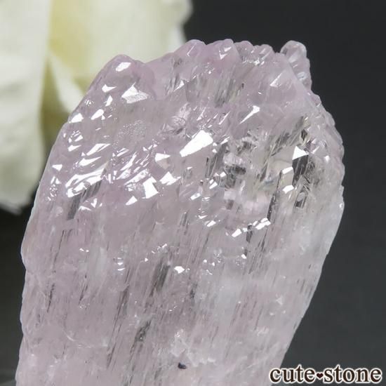 アフガニスタン産 クンツァイト (スポジュメン・リチア輝石) の結晶(原石) 9.8gの写真2 cute stone