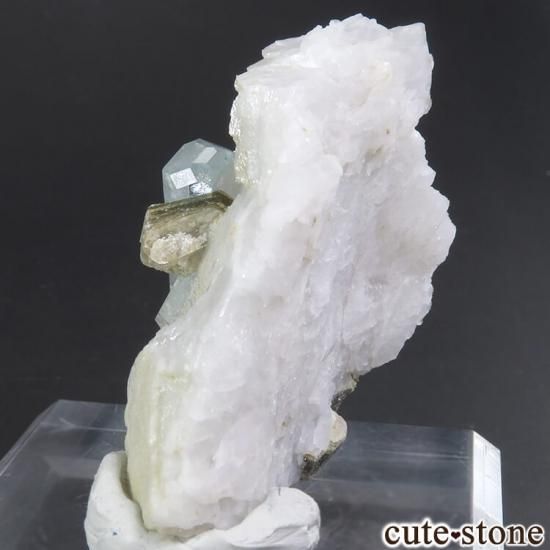 パキスタン スカルドゥ産 アクアマリン&モスコバイトの母岩付き結晶(原石)36.8gの写真1 cute stone