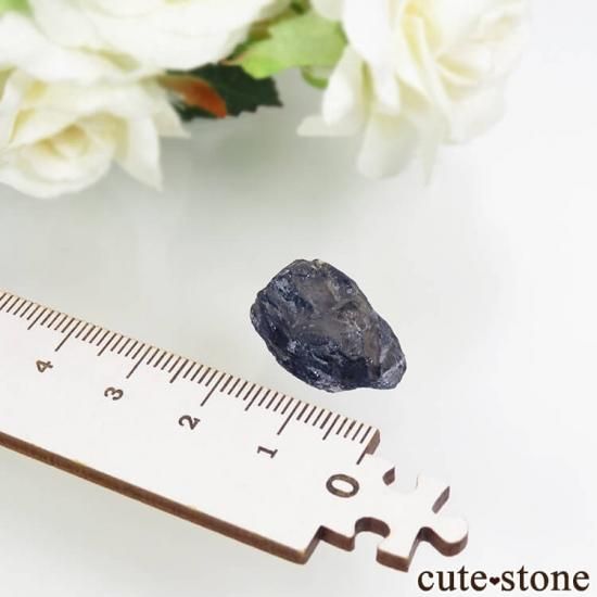 タンザニア産 アイオライトの原石(ラフ)3.7gの写真1 cute stone