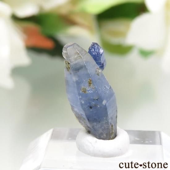 スリランカ Badulla産 ブルーサファイアの結晶（原石）0.6g