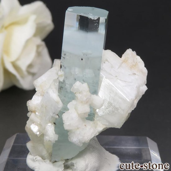 パキスタン シガル産 アクアマリンの母岩付き結晶（原石） 16.4g- cute