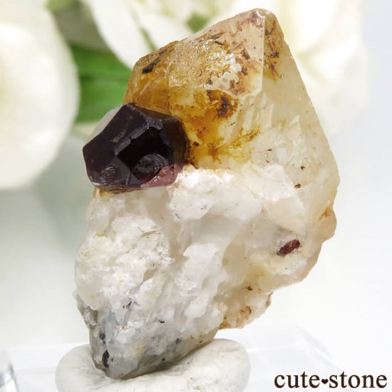 パキスタン産 スペサルティンガーネット＆クォーツ（原石）6.5gの画像 cute stone