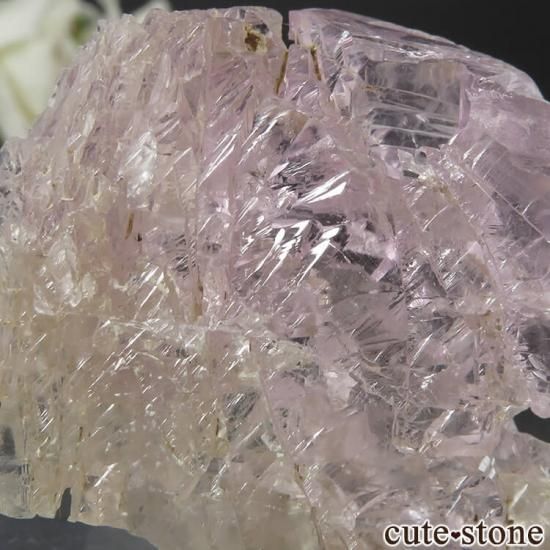 ブラジル産 エッチング(蝕像)クンツァイト (スポジュメン・リチア輝石) の結晶(原石) 25gの写真3 cute stone