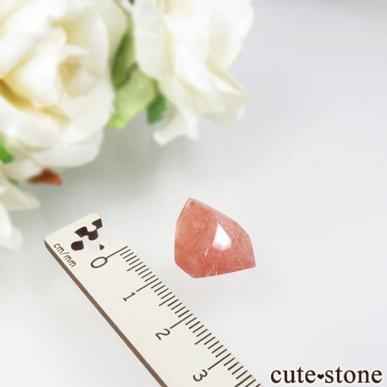 カザフスタン産 ストロベリークォーツ(苺水晶)のポリッシュ原石 No.1 - cute stone -