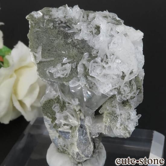 中国 福建省産 ライトグリーンフローライト&カルサイトの原石 No.13の写真1 cute stone