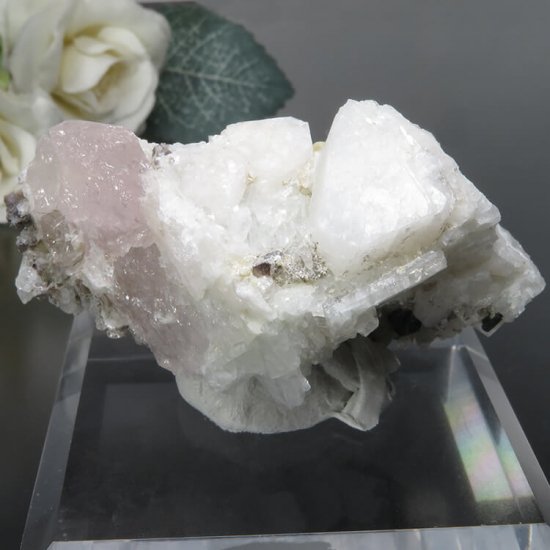 ブラジル Conselheiro Pena産 モルガナイト&トルマリン&アルバイト No.5の写真1 cute stone