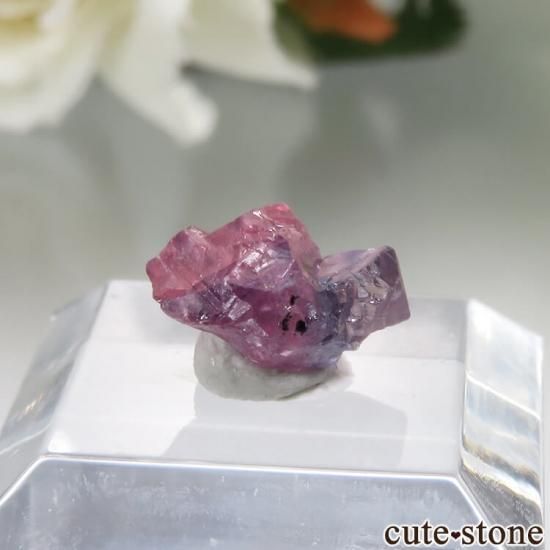 タンザニア Winza産 パープル〜ピンクサファイアの原石 No.1の写真1 cute stone