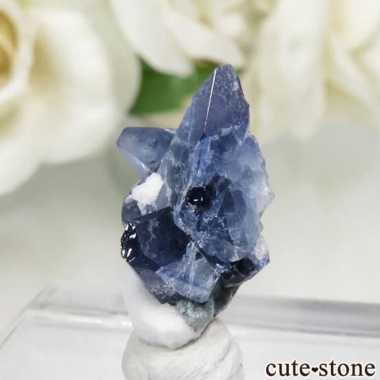 ベニトアイト 原石 約0.69ct アメリカ サンベニト産 天然石 京都