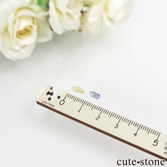 スリランカ Ratnapura産 サファイアの結晶のセット No.39の写真1 cute stone