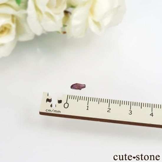 スリランカ Ratnapura産 パープルピンクサファイアの結晶 No.42の写真3 cute stone