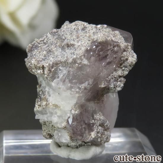 ブラジル Conselheiro Pena産 モルガナイト&モスコバイト&アルバイトの原石 No.9の写真0 cute stone