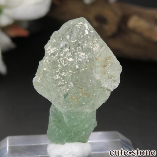 ナミビア産 イエロー×グリーンフローライト(セプターフローライト)の原石 No.2の写真1 cute stone