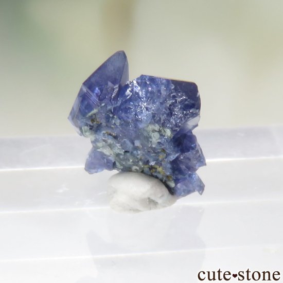 カリフォルニア California State Gem Mine産 ベニトアイトの原石 No.129の写真1 cute stone
