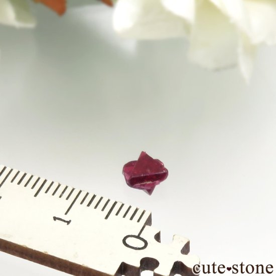 ミャンマー モゴク産 レッドスピネルの双晶（六芒星）No.17の写真3 cute stone