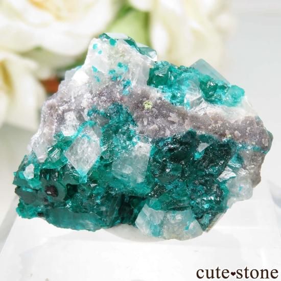ナミビア Tsumeb Mine産のダイオプテーズ＆カルサイトの母岩付き