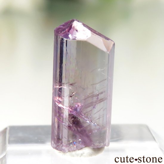 メレラニ産 パープルゾイサイトの結晶（原石）No.92の写真1 cute stone