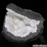 オケナイト (オーケン石)の意味・鉱物辞典 - cute stone -