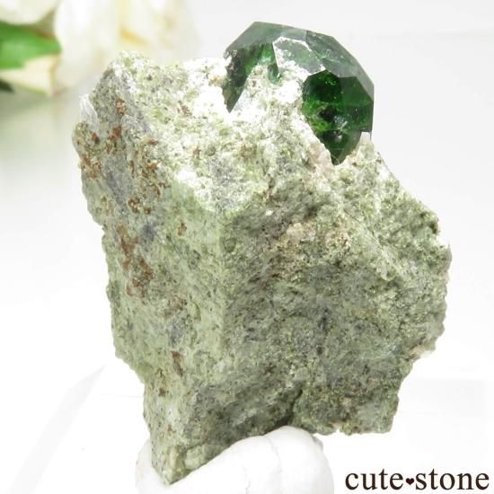 イラン Belqeys Mountain産のデマントイドガーネットの原石 No.18の写真1 cute stone