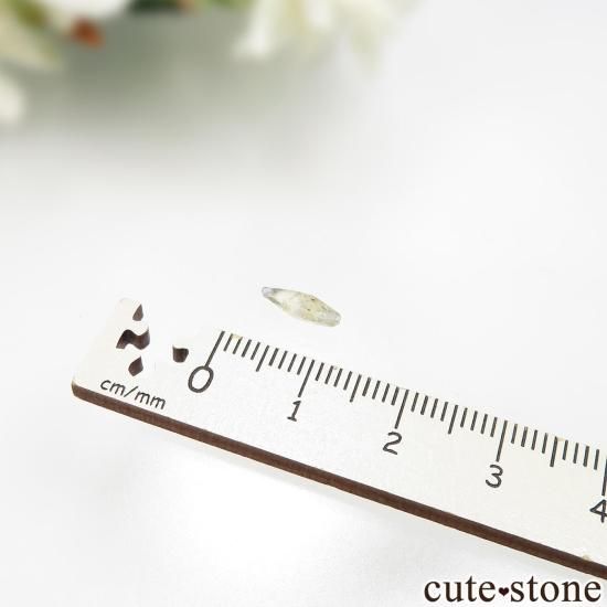 スリランカ Ratnapura産 サファイアの結晶 No.52の写真1 cute stone