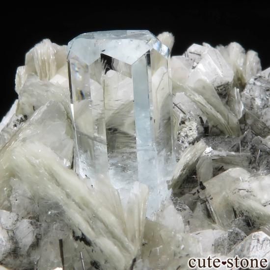 パキスタン Chumar Bakhoor産 アクアマリン&モスコバイト&アルバイト&ブラックトルマリンの原石 No.17の写真2 cute stone