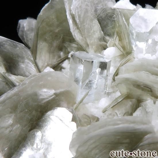 パキスタン Chumar Bakhoor産 アクアマリン&モスコバイト&アルバイトの原石 No.18の写真3 cute stone