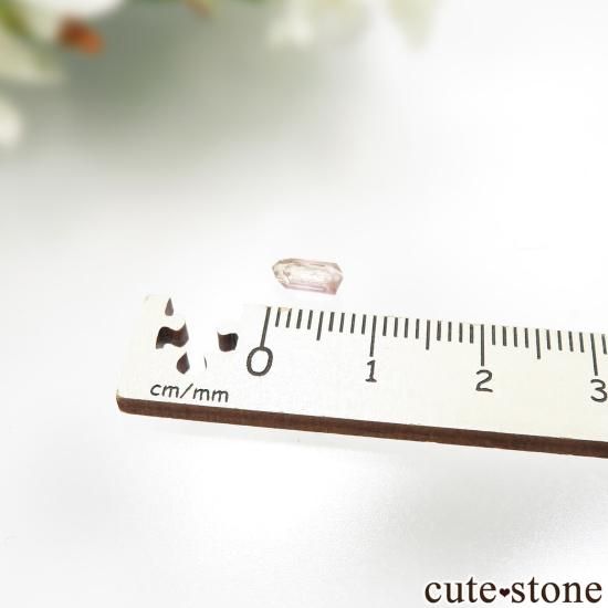 メレラニ産 ピンク×イエローゾイサイトの結晶(原石)No.107の写真3 cute stone