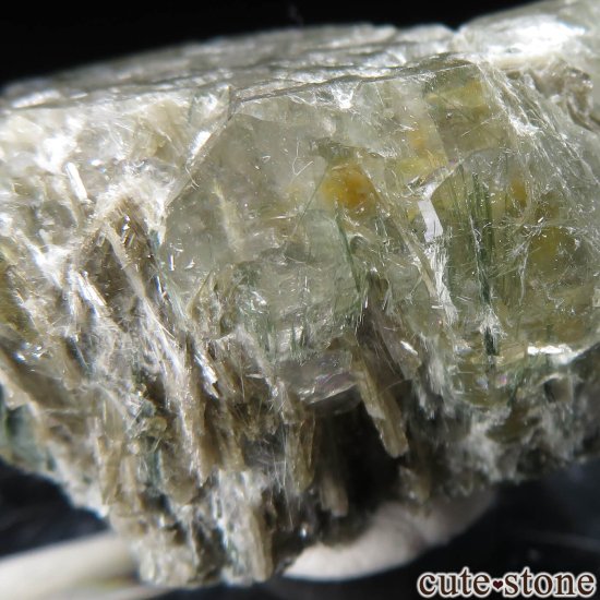 スイス Lotschental産 クォーツ（アルプス水晶）＆ビソライトの原石 No.7の写真2 cute stone