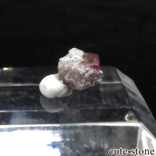 アメリカ ユタ州 Juab産 レッドベリル＆ビクスビアイトの原石 No