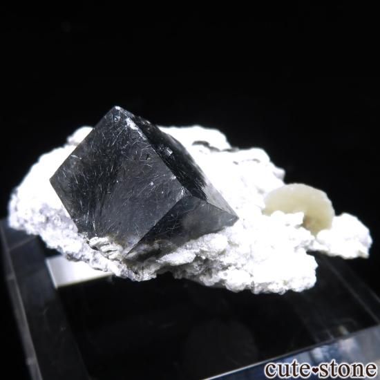 【8周年記念】 内モンゴル自治区 Yindu産 フローライトの原石 No.10の写真1 cute stone