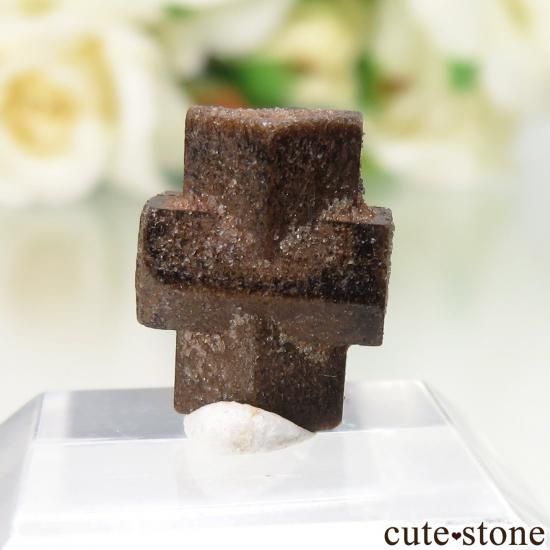 マダガスカル Ampanivana産 スタウロライト(十字石)の原石 No.2の写真1 cute stone