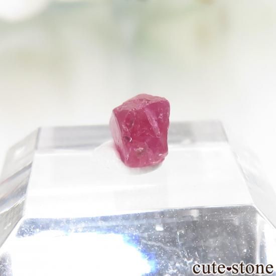 タンザニア産 コランダム（ルビー - サファイア）の原石 No.4 - cute