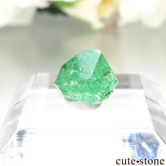 タンザニア産 ツァボライト（グロッシュラーガーネット）の原石 No.37