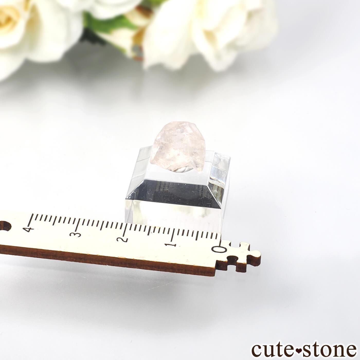 ブラジル Virgem da Lapa産 モルガナイトの原石 No.3の写真3 cute stone