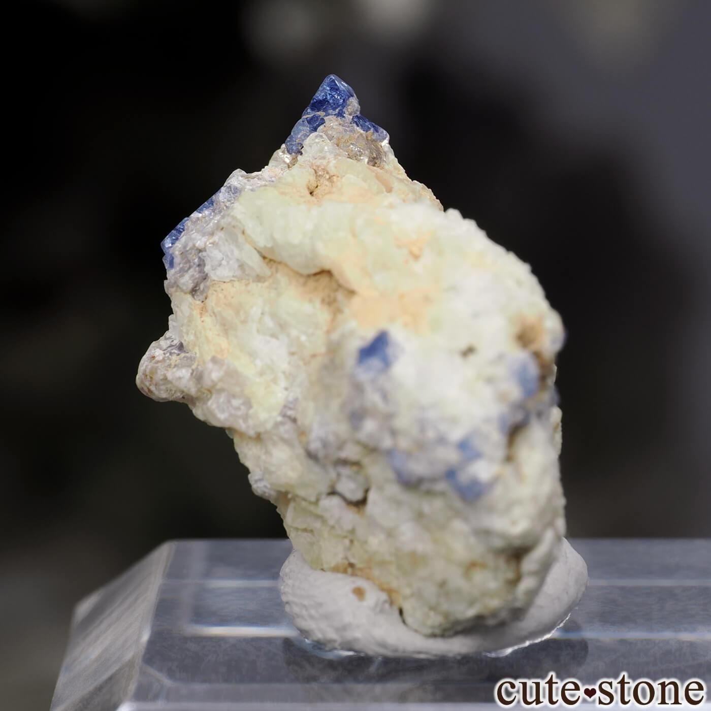 大きなスピネルの結晶 ★ ベトナム産 鉱物 原石 尖晶石 宝石 天然石 ルース 大きなスピネルの結晶 ☆ ベトナム産 鉱物 原石 尖晶石 宝石
