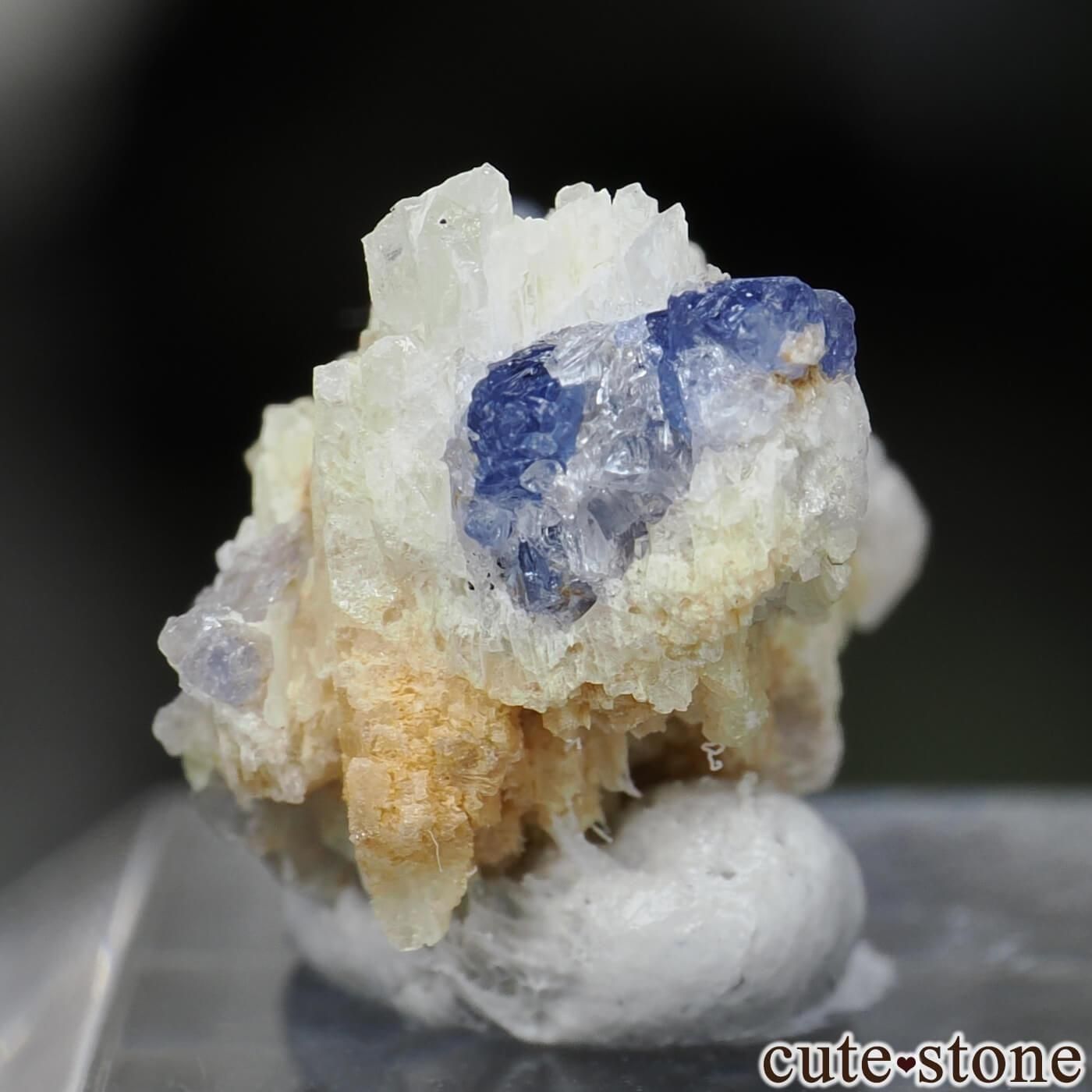 大きなスピネルの結晶 ★ ベトナム産 鉱物 原石 尖晶石 宝石 天然石 ルース 大きなスピネルの結晶 ☆ ベトナム産 鉱物 原石 尖晶石 宝石