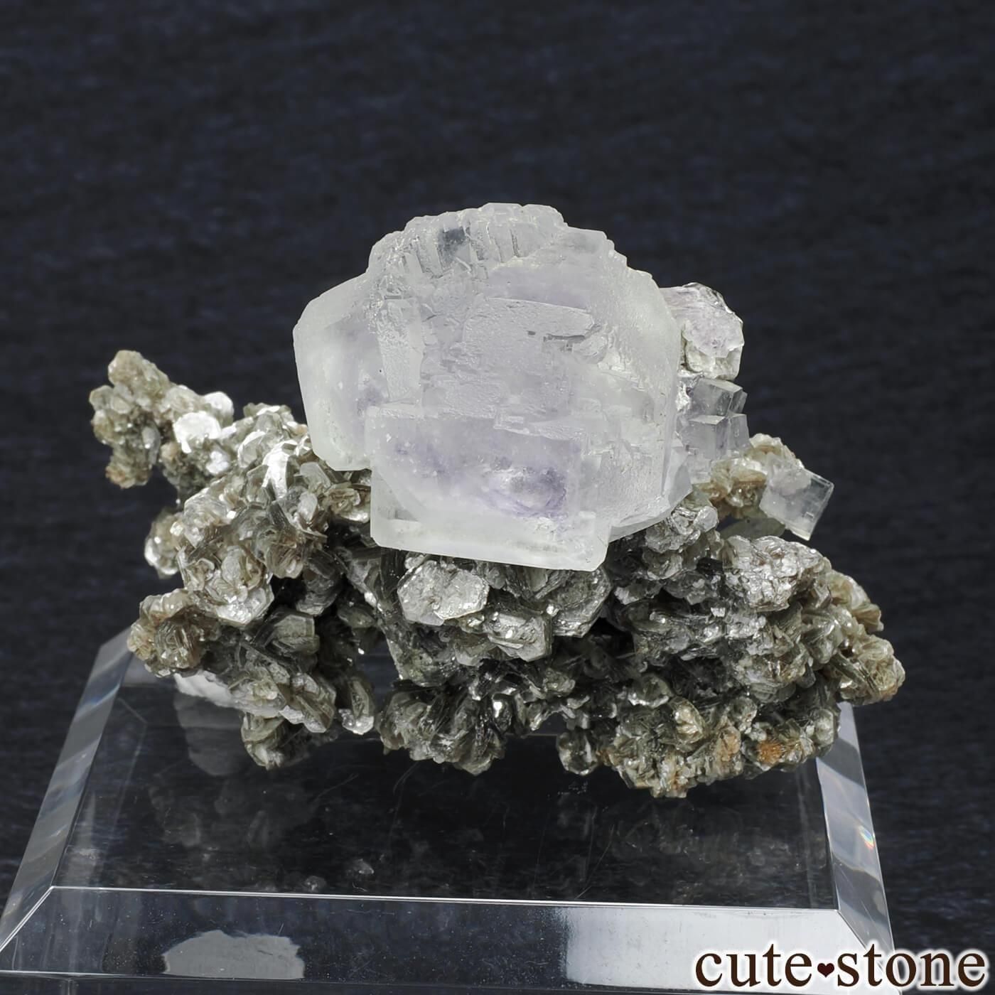 ヤオガンシャン産 フローライト&モスコバイトの原石 No.97の写真1 cute stone