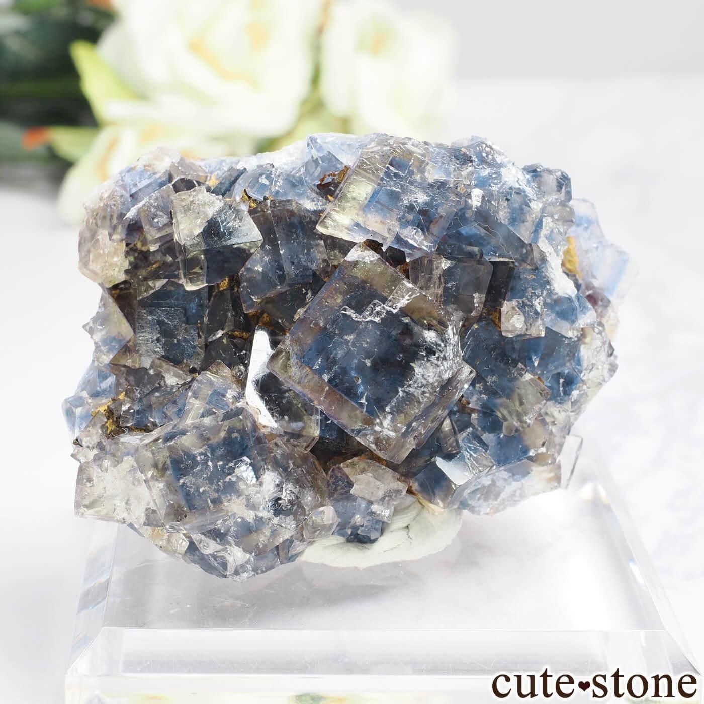 ドイツ Todtnau産（ブラックフォレスト） フローライトの原石 No.1