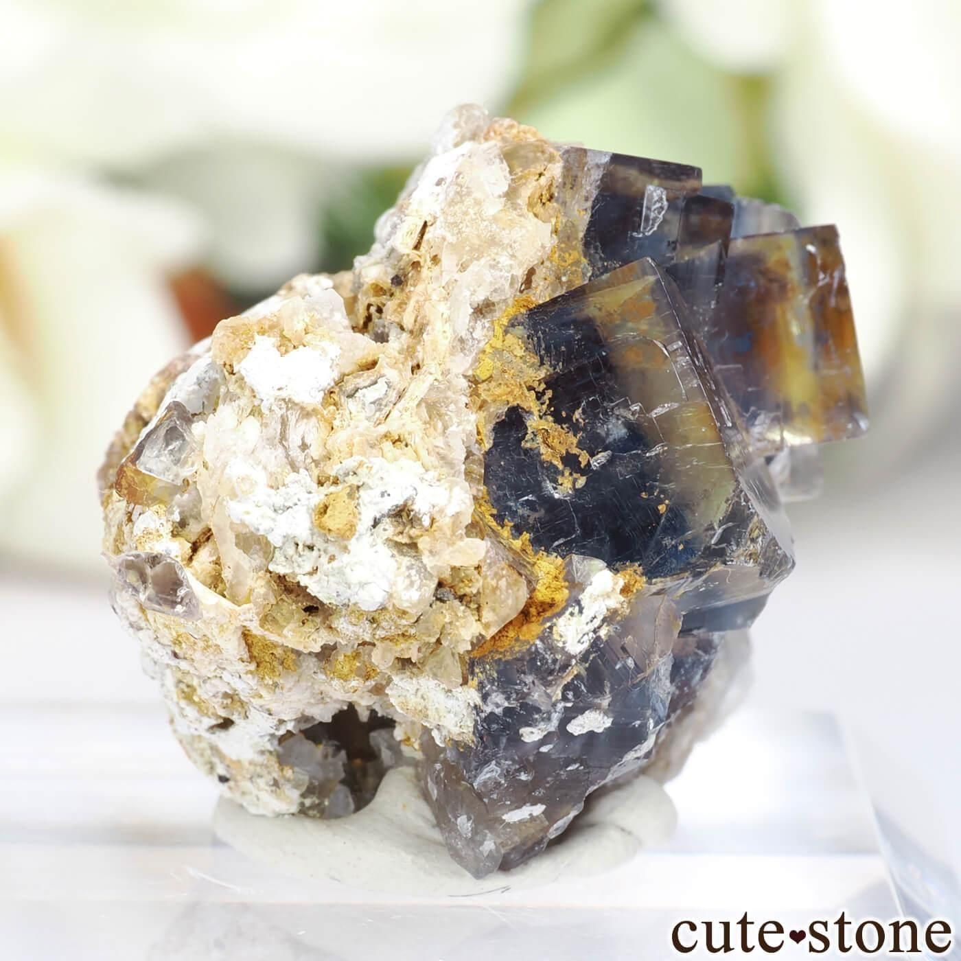 ドイツ Todtnau産（ブラックフォレスト） フローライトの原石 No.2