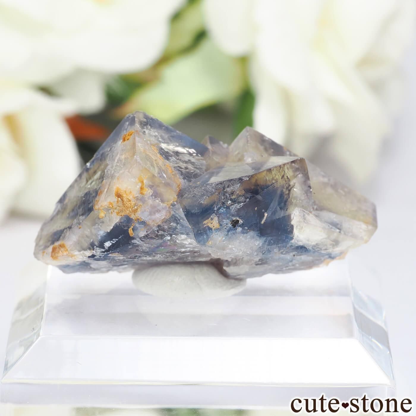 ドイツ Todtnau産(ブラックフォレスト) フローライトの原石 No.3の写真1 cute stone