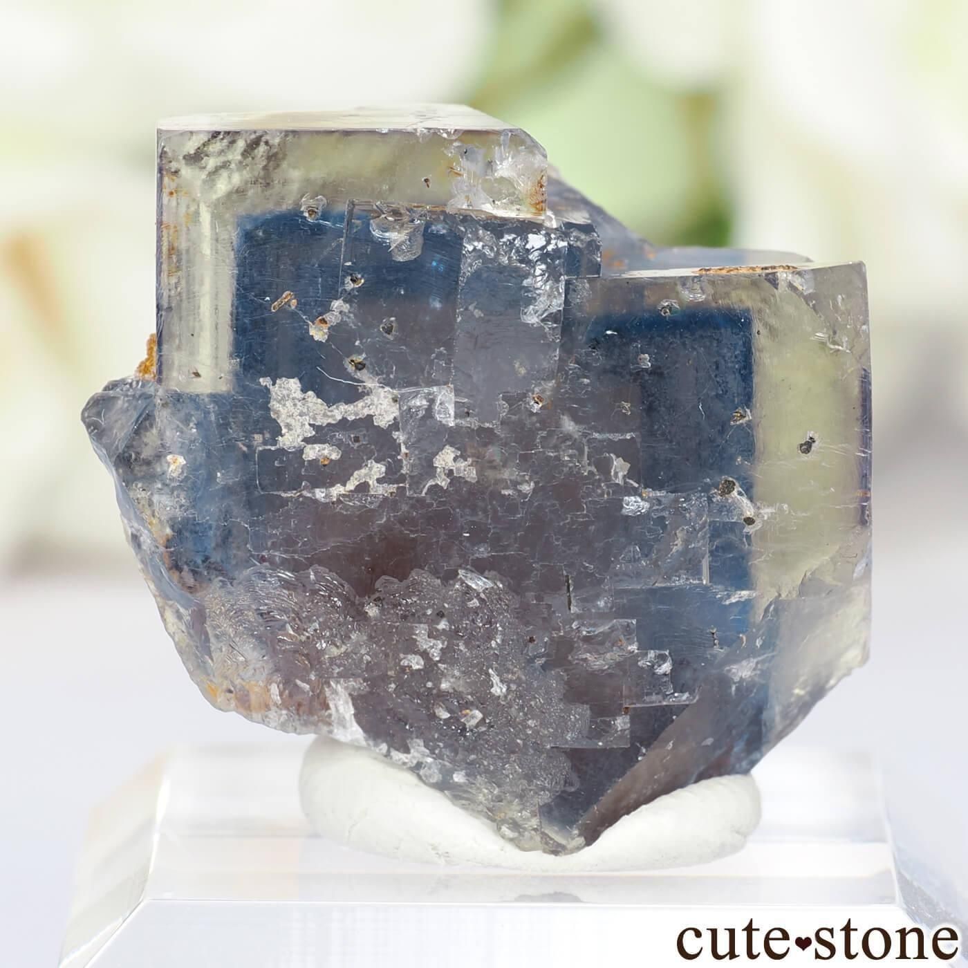 ドイツ Todtnau産（ブラックフォレスト） フローライトの原石 No.7