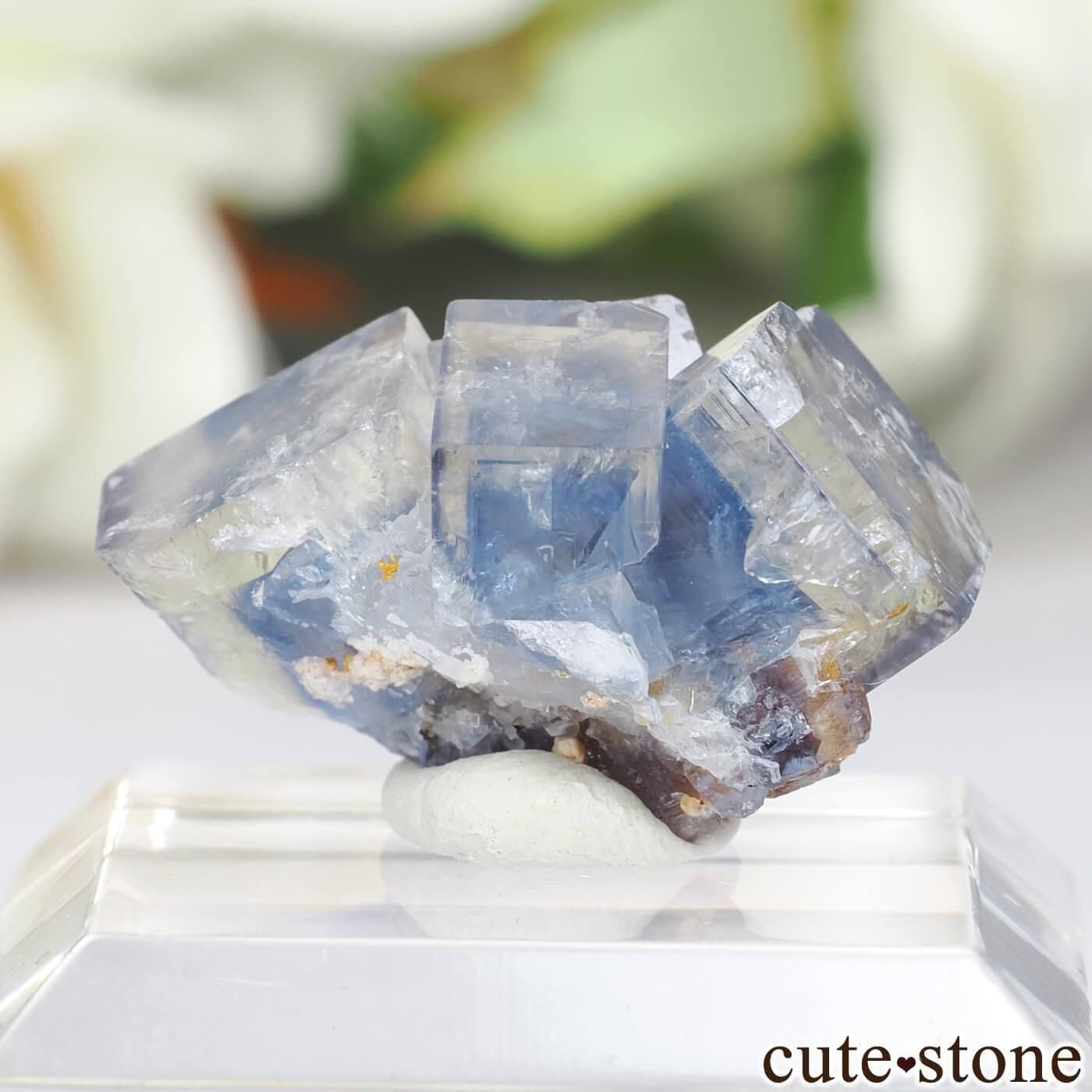 ドイツ Todtnau産(ブラックフォレスト) フローライトの原石 No.9の写真1 cute stone